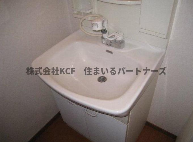 TSコートの洗面所|ゆったりとスペースのある洗面所