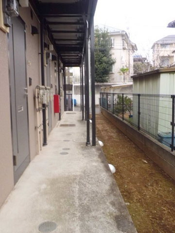 フラッツのエントランス|１Ｆ共用廊下