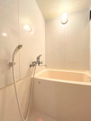 【浴室】 | 新横浜マンション | ◆心身をリフレッシュできる寛ぎを深めてくれるスペースです。