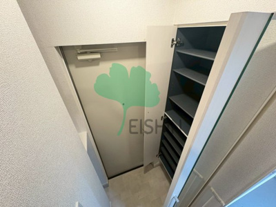 【玄関】 | ネオ・ブライト君休 | 下駄箱もしっかりついてます！