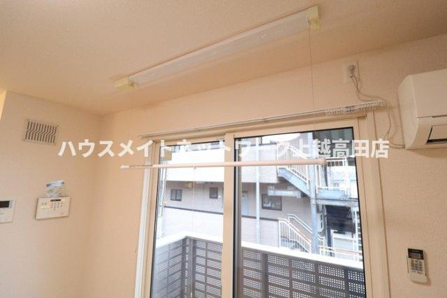 アネシス寺町の展望|室内物干し（参考同型201号室室内写真）
