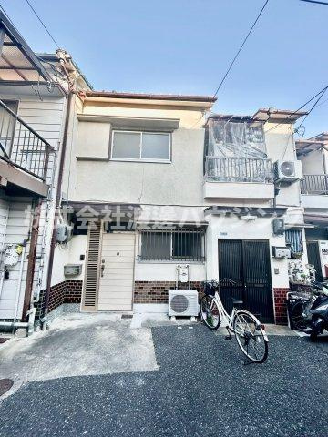西立花町テラスハウスの外観