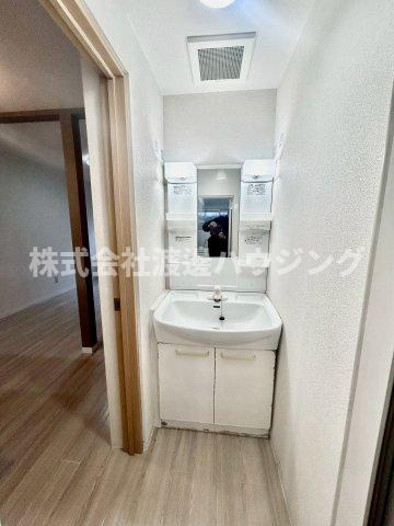 西立花町テラスハウスの洗面所