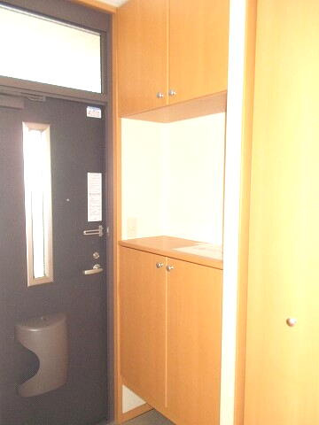 エバーグリーンオーク Bの玄関