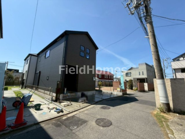 平塚市東八幡１丁目新築戸建て　７期1号棟の前面道路含む現地写真