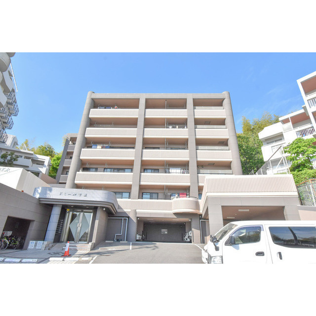 ドミール千里の外観