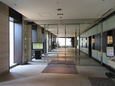 【エントランス】 | プラウドタワー千代田富士見 | エントランス　※2023年9月撮影の写真