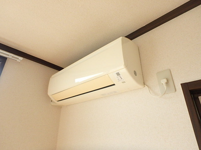 洋室にエアコン設置あります