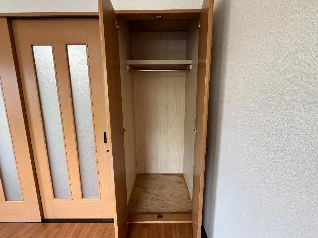 エクセレンス小森野の収納|寝室クローゼット