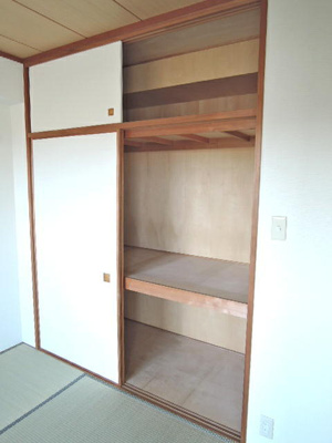 和室6帖にある収納スペース