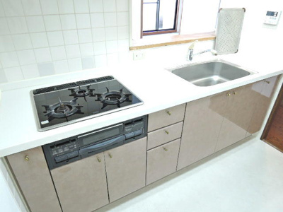３口コンロ・グリル付きシステムキッチン