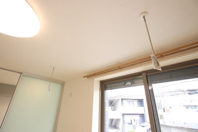 室内物干し※照明は設備ではありません