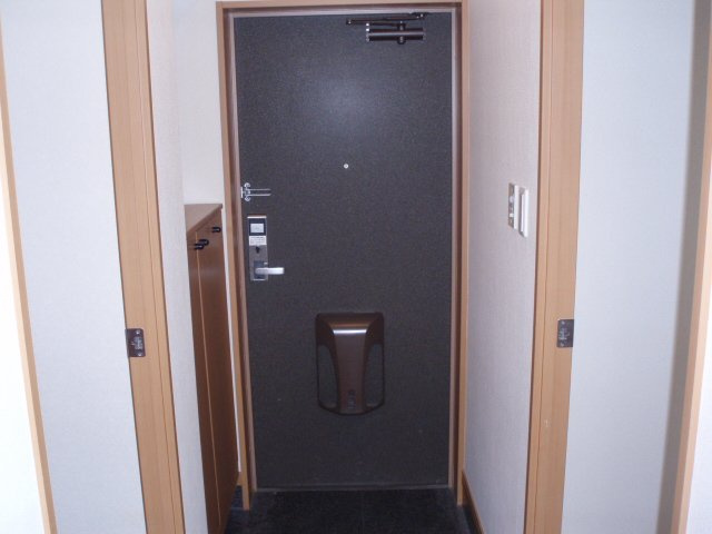 グリーンパークＣ棟の玄関|玄関