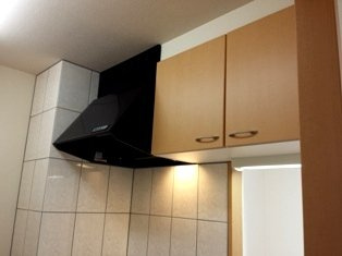 フォレスト・ヴィラのその他|換気扇・吊り戸棚