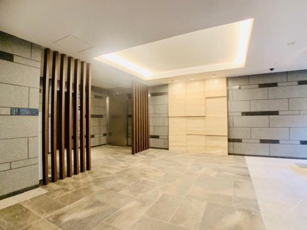 ＥＶＥＲＴＯＷ　ＣＨＯＪＡＭＡＲＵのエントランス