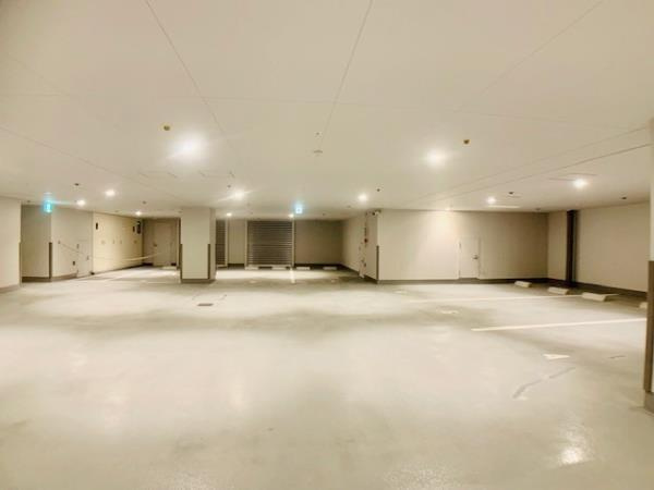 ＥＶＥＲＴＯＷ　ＣＨＯＪＡＭＡＲＵの駐車場