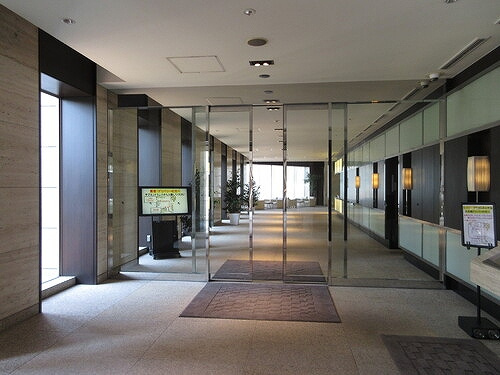 プラウドタワー千代田富士見のエントランス|エントランス　※2023年9月撮影の写真