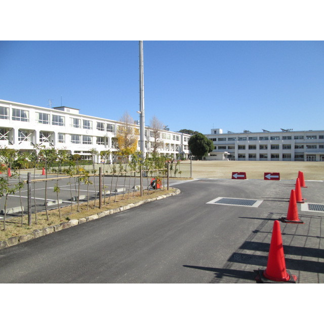 各務原市蘇原新栄町１丁目のアパートの周辺