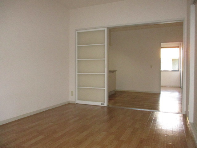 パイン法隆寺の居間・リビング