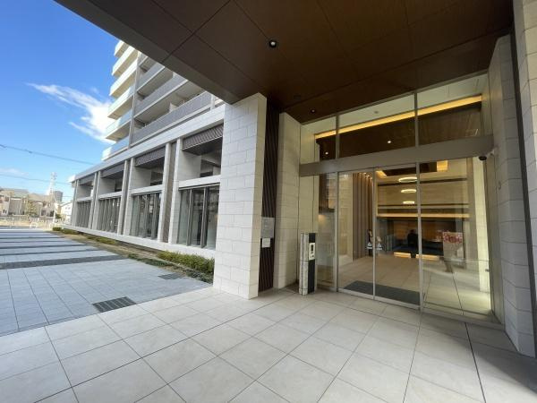 【エントランス】 | なかもずオールズ・ウィズコート | 清潔に維持されている共用部。住む方のマナーの良さが感じられます！