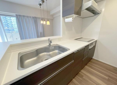 【キッチン】 | なかもずオールズ・ウィズコート | ご夫婦や親子での料理をする時間が楽しくなる使い勝手の良い、広いワークトップ♪