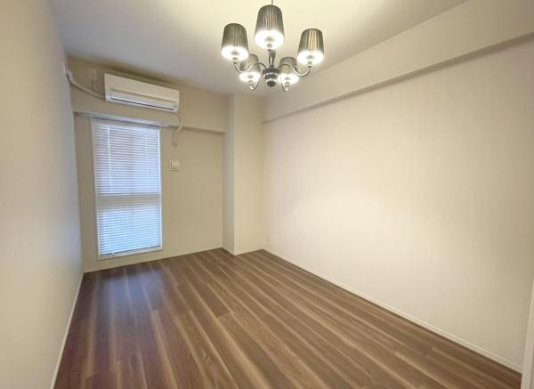 【洋室】 | なかもずオールズ・ウィズコート | 一人ひとりの大切なプライベート空間。
ゆとりある広さで、一人の時間をゆったりと過ごせる安らぐお部屋になるはずです♪