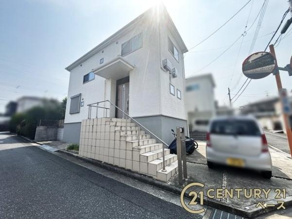 大和郡山市九条町　一戸建の外観|■現地撮影写真■平成２８年 建築・駐車３台分可能の広々とした邸宅です！お気軽にお問い合わせください！