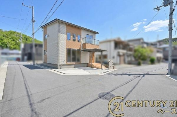 柏原市国分市場２丁目　一戸建の前面道路含む現地写真