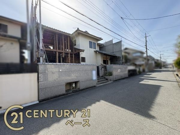 香芝市西真美３丁目の売地のその他|■現地撮影写真■前面道路は約５ｍ・お車の出し入れもスムーズです！