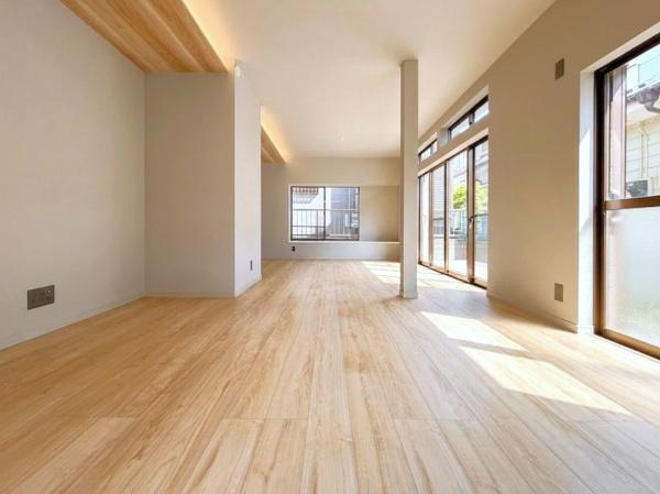 横浜市泉区和泉中央北１丁目の中古一戸建の居間・リビング