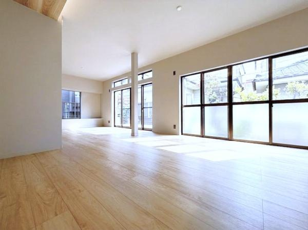 横浜市泉区和泉中央北１丁目の中古一戸建の居間・リビング