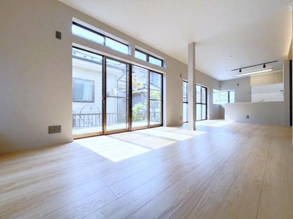 横浜市泉区和泉中央北１丁目の中古一戸建の居間・リビング