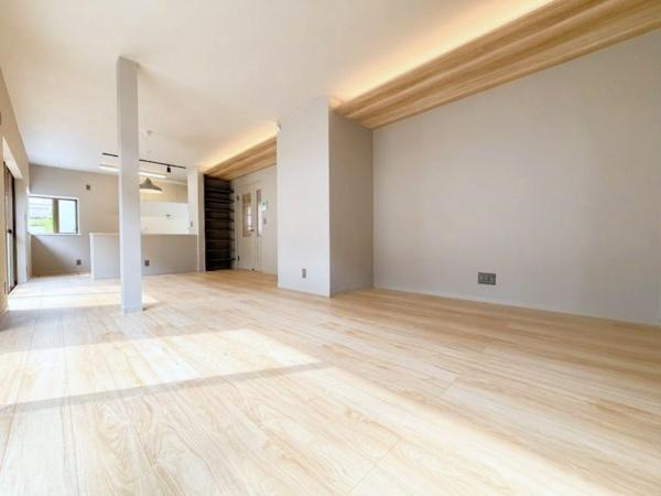 横浜市泉区和泉中央北１丁目の中古一戸建の居間・リビング