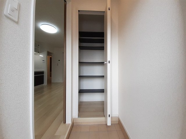 リブレ稲荷町の玄関|シンプルで使いやすい玄関です