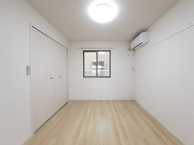 リブレ稲荷町の内装|明るい色調の室内です