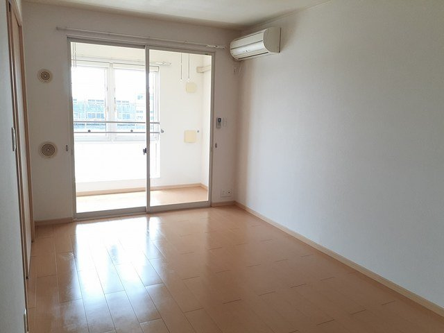 ブリアントビュ－　Ａの居間・リビング|使いやすい居間です