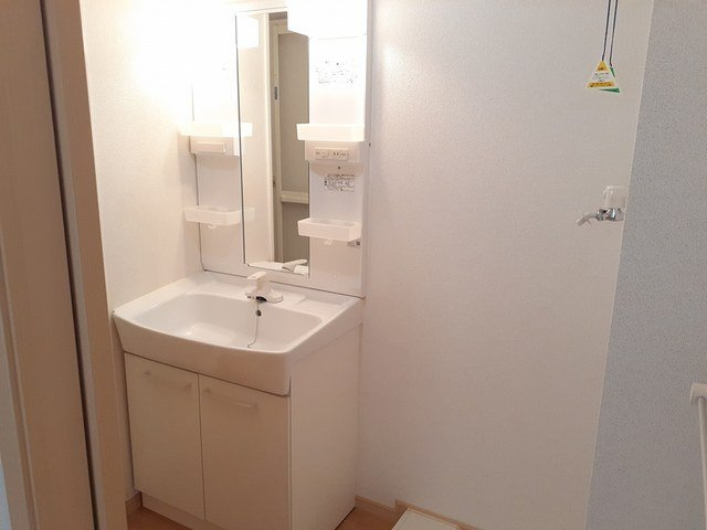 ブリアントビュ－　Ａの洗面所|広い洗面スペース