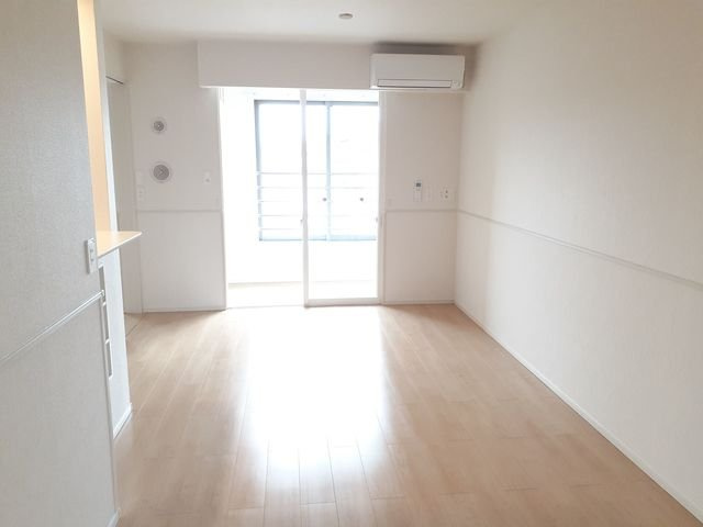 メゾン　クロシェットの居間・リビング|使いやすいリビングです