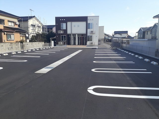 スプリング　ファインⅡの駐車場|駐車場があるので、車を買う予定の方も安心です