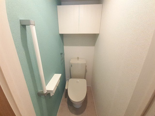 スプリング　ファインⅡのトイレ|落ち着いた色調のトイレです