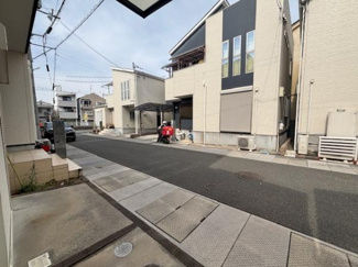 【前面道路含む現地写真】