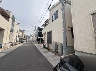 【前面道路含む現地写真】