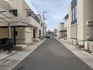 【前面道路含む現地写真】