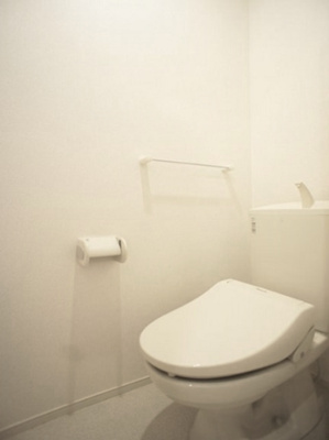 【トイレ】 | ヒルトンバイア | 温水洗浄暖房便座機能付きです♪