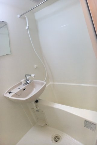 レオパレスＴＹ　ベルツリーの浴室