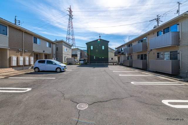 ラシーヌ・Ｔの駐車場