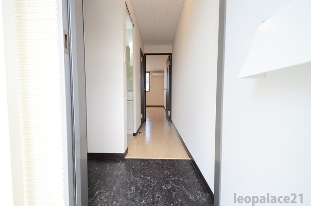 レオネクストブラウベルクの玄関|同タイプ物件の写真です。