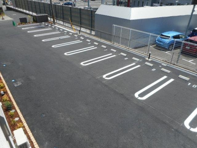 セイバリーブリーズの駐車場