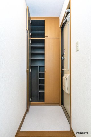 ヴィラージュ本郷の玄関