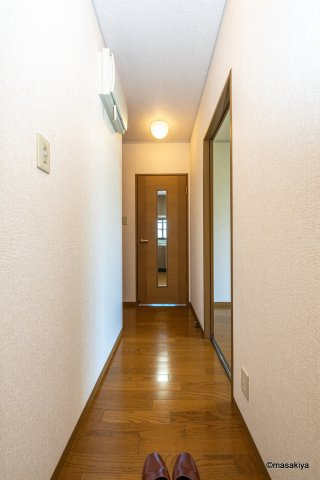 ヴィラージュ本郷の玄関